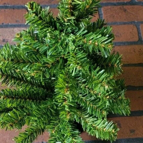 Christmas Tree 14 In Pine Green Table Top Tree Home Desk Artificial Pine 61 Tips - Picture 4 of 7